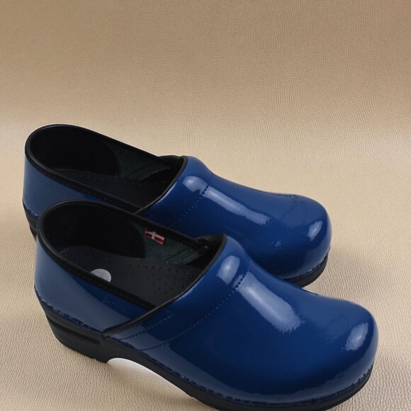 Sanita Professional Patent Clog – Navy | Women’s 9 - Picture 4 of 8